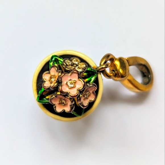 Rare find Juicy Couture flower pot charm - Picture 4 of 4